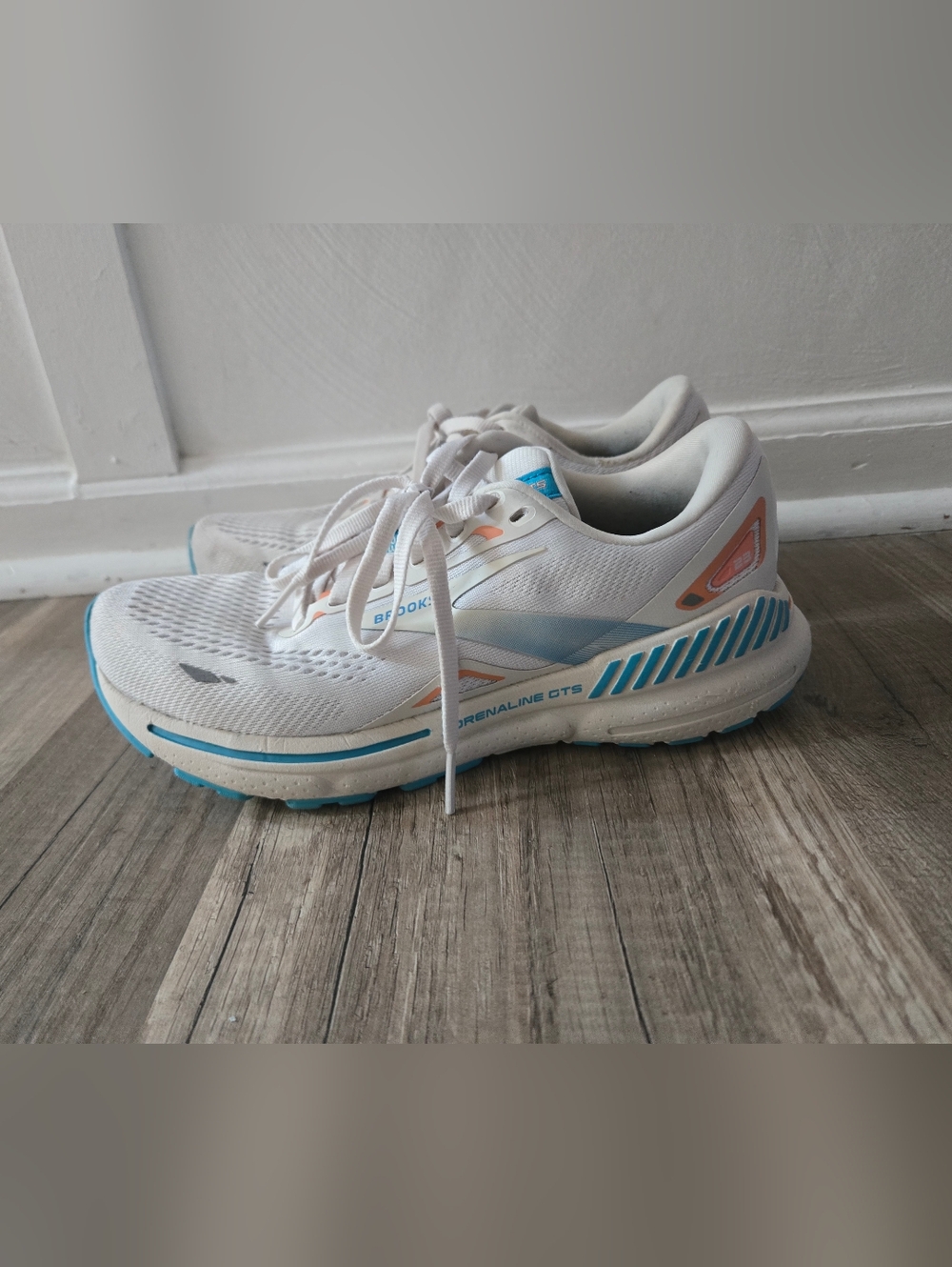 Brooks Adrenaline GTS Women's Running Shoes - White, Teal, Coral - Picture 5 of 14